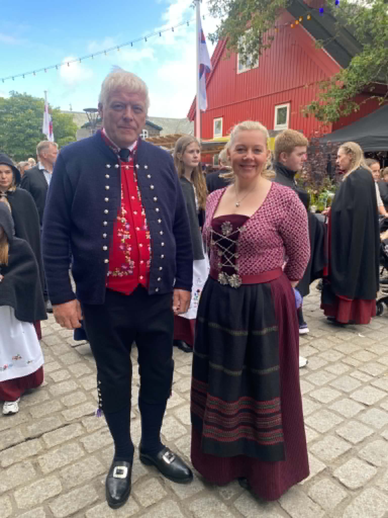 Tvey fólkavald umboð – ein flokkur í framgongd